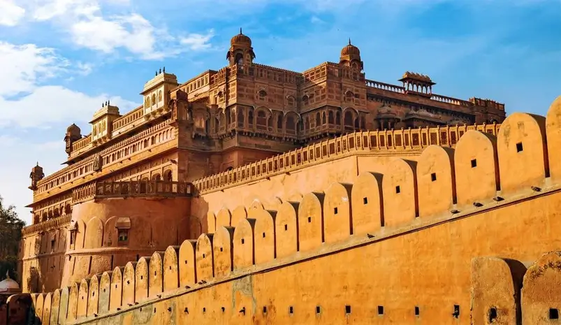 Bikaner Complete Travel Guide – Forts, Havelis, Camel Research Station & Best Things to Do