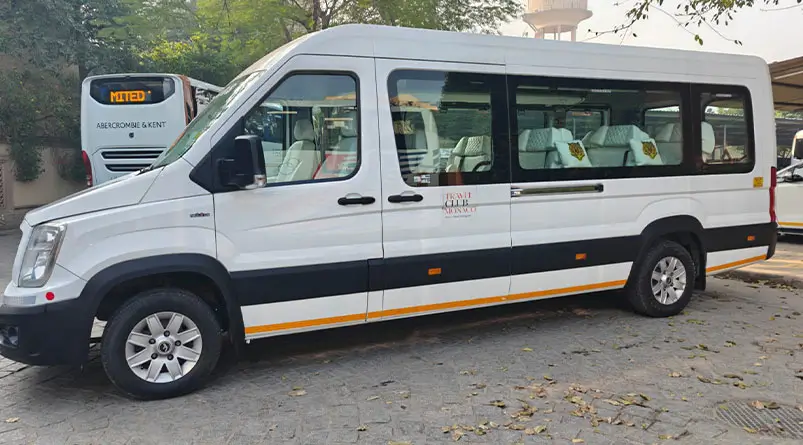 Force Urbania Maharaja Seat Van