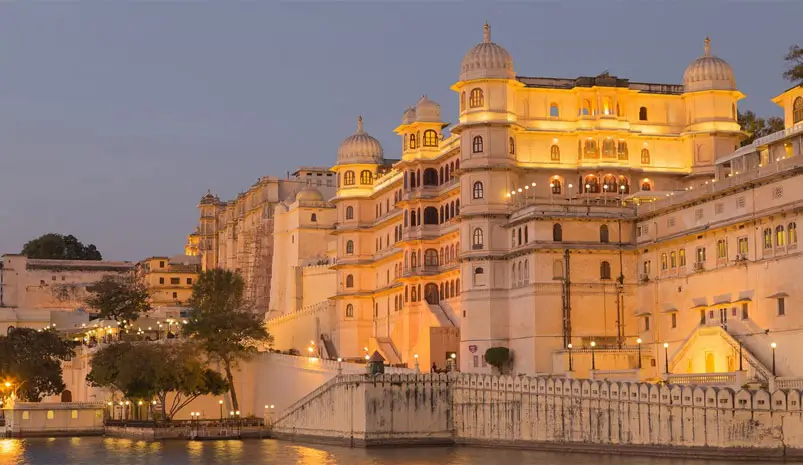 India VIP Tour with Butler Service Palace Stays