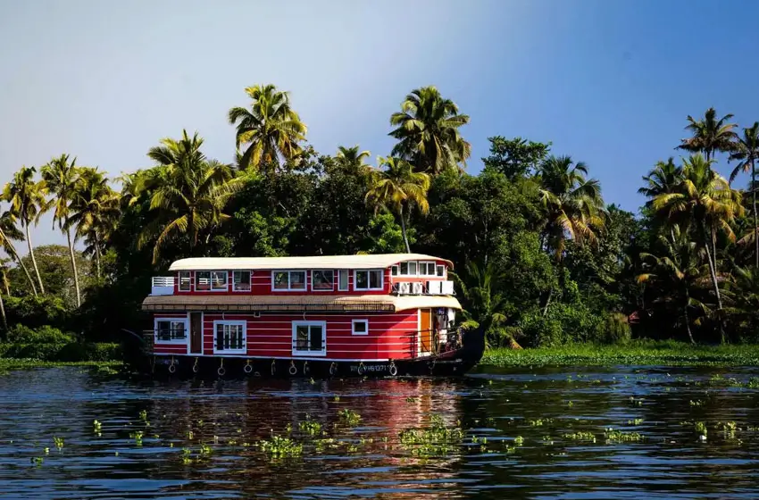 Kerala Backwaters & Houseboat Tour 5 Nights 6 Days with Private Car & Driver