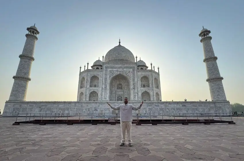car-with-driver-in-agra